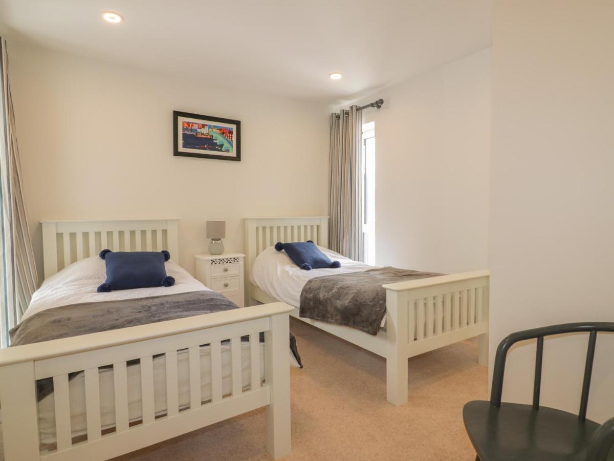 Watergate View Apartment *